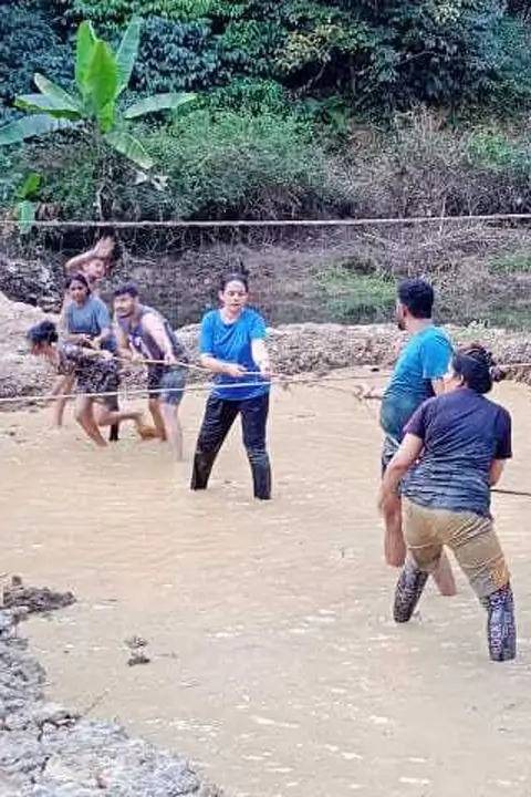 tug of war game at homestay in chikmagalur