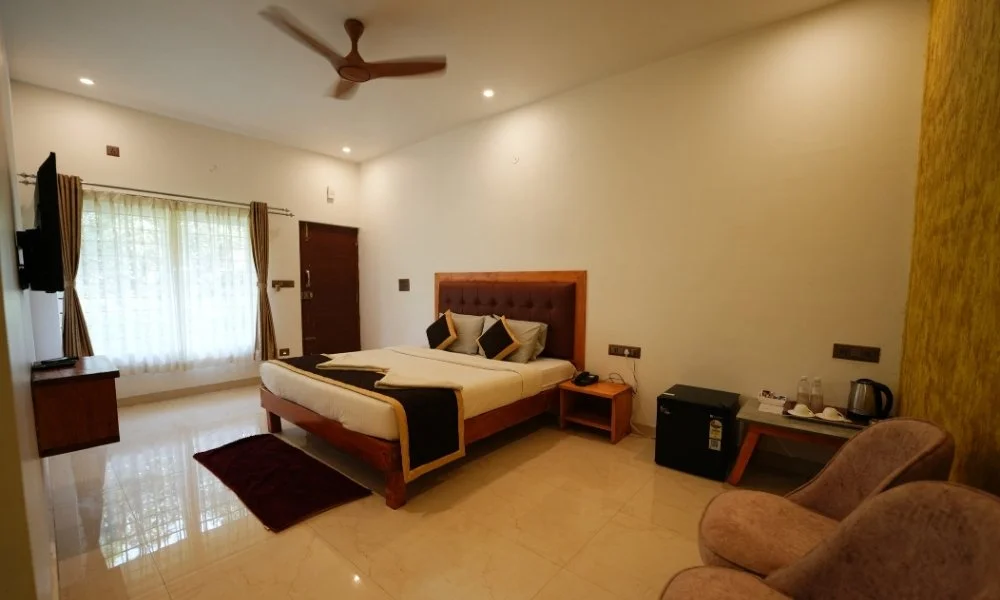 Nirvana double room sitting area at Suggee Resort
